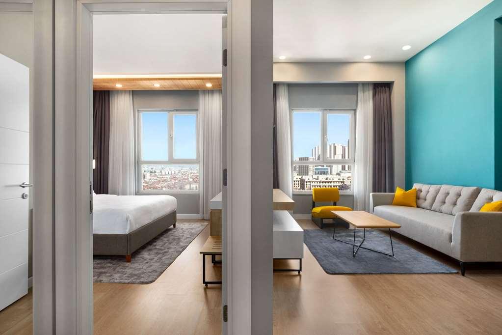 Days Inn & Suites By Wyndham Esenyurt Estambul Habitación foto