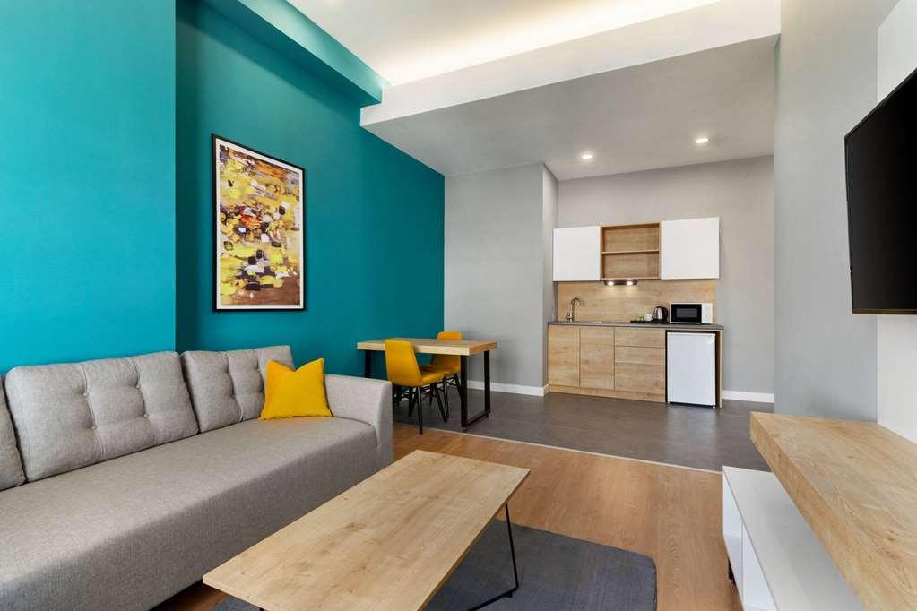 Days Inn & Suites By Wyndham Esenyurt Estambul Habitación foto