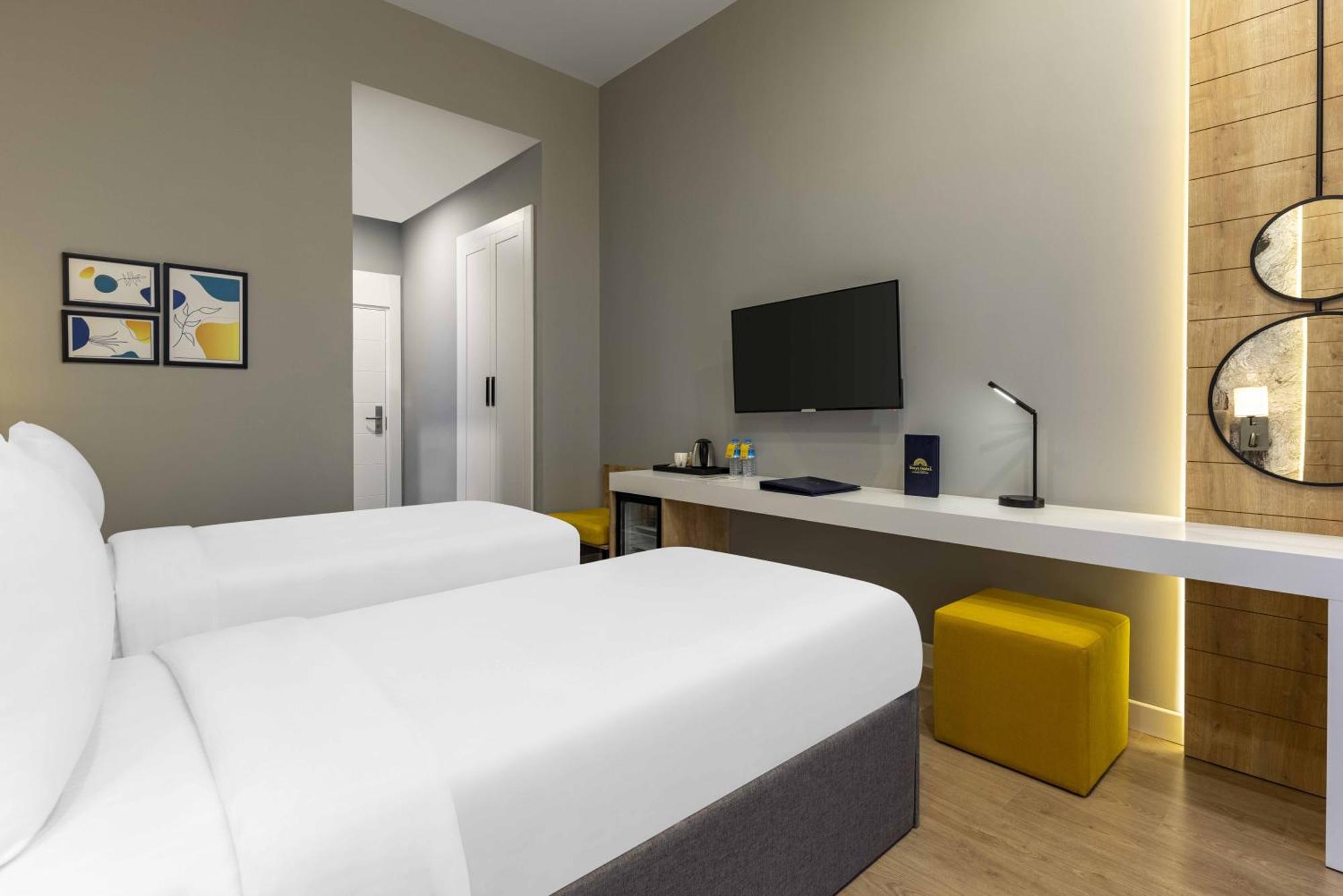 Days Inn & Suites By Wyndham Esenyurt Estambul Exterior foto
