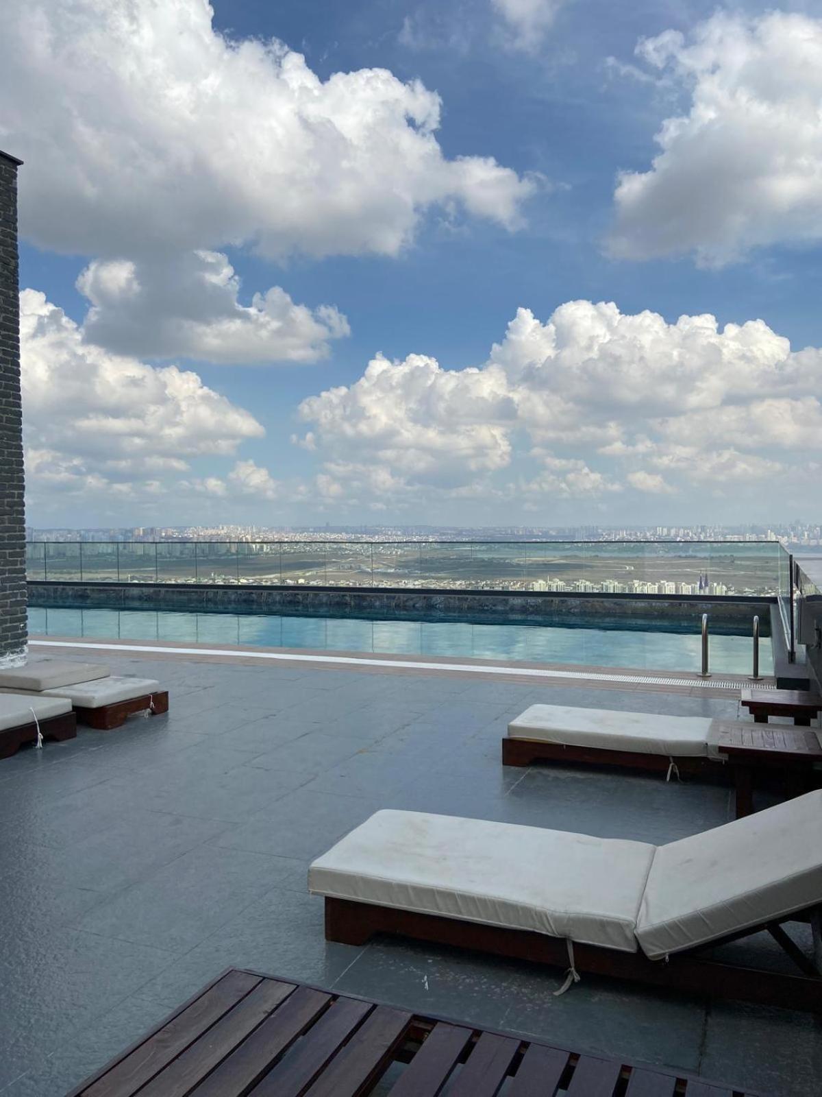 Days Inn & Suites By Wyndham Esenyurt Estambul Exterior foto
